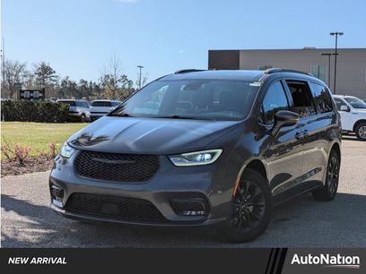 Used 2021 Chrysler Pacifica Touring w/ S Appearance Package