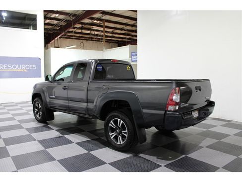 Used 2011 Toyota Tacoma PreRunner image 6