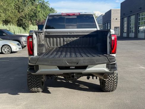 Used 2025 GMC Sierra 3500 Denali w/ Denali Reserve Package AWD/4WD image 12