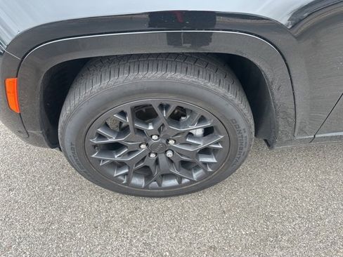 Used 2025 Jeep Grand Cherokee Summit image 9