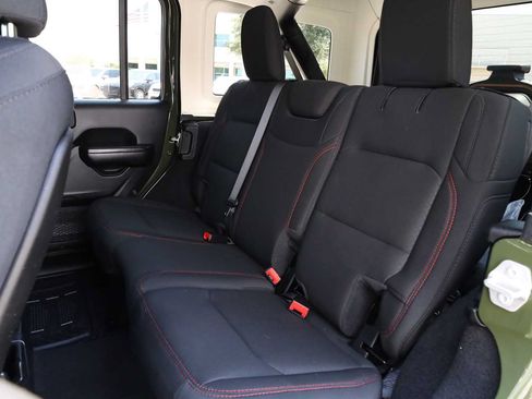 Used 2021 Jeep Wrangler Unlimited Rubicon w/ Safety Group AWD/4WD image 43