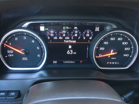 Used 2021 Chevrolet Silverado 1500 LTZ w/ Technology Package AWD/4WD image 2