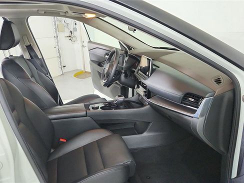 Used 2022 Nissan Rogue SV w/ SV Premium Package image 20