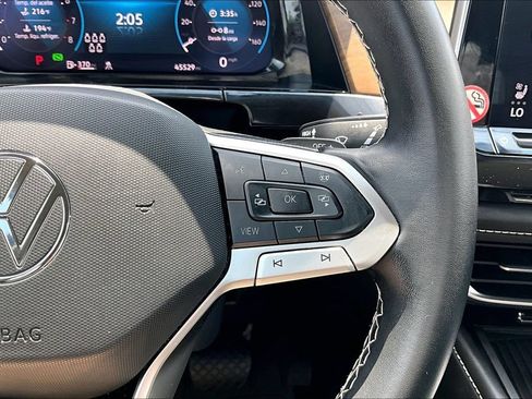 Used 2025 Volkswagen Atlas SE AWD/4WD image 19
