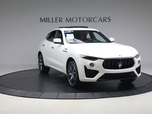 Certified 2022 Maserati Levante Modena image 10