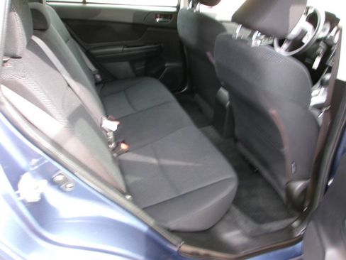Used 2012 Subaru Impreza 2.0i Premium w/ All-Weather Pkg AWD/4WD image 8