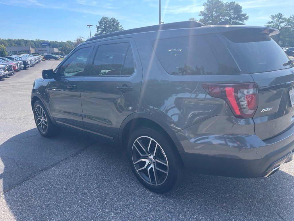 Used 2017 Ford Explorer Sport AWD/4WD image 4