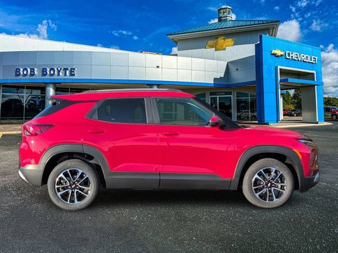 New 2026 Chevrolet TrailBlazer LT w/ Convenience Package AWD/4WD image 8