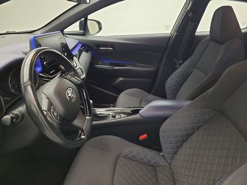 Used 2020 Toyota C-HR XLE FWD image 17
