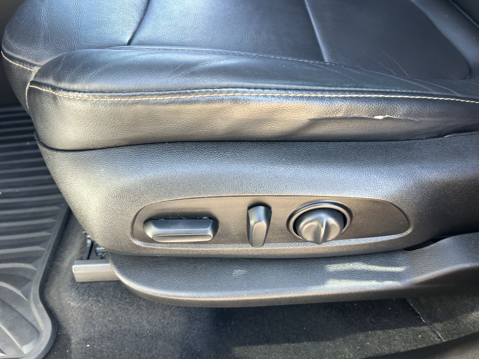Used 2018 Chevrolet Traverse RS FWD image 29