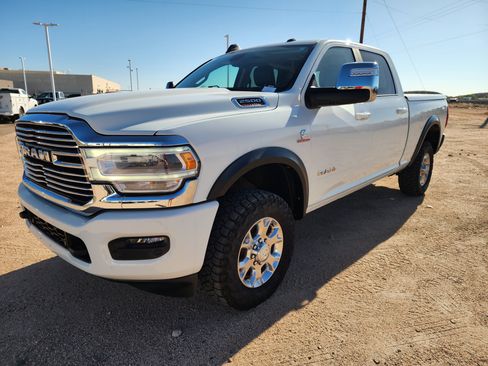 Used 2024 RAM 2500 Laramie AWD/4WD image 3