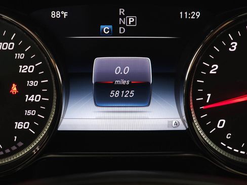 Used 2017 Mercedes-Benz E 300 4MATIC image 21