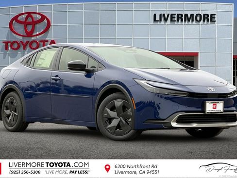 New 2026 Toyota Prius Plug-In Hybrid FWD image 1