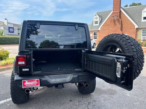 Used 2020 Jeep Wrangler Unlimited Sport AWD/4WD image 3
