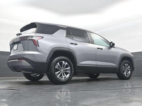 Used 2025 Chevrolet Equinox LT FWD image 34