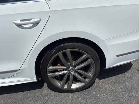 Used 2019 Volkswagen Passat 2.0T SE R-Line FWD image 6