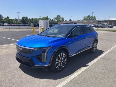 Used 2025 Cadillac Optiq Luxury 2
