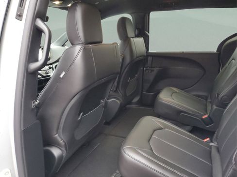 New 2026 Chrysler Voyager LX image 5