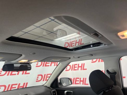New 2026 Hyundai Venue SEL FWD image 15