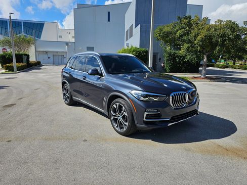Used 2021 BMW X5 sDrive40i w/ Premium Package image 3