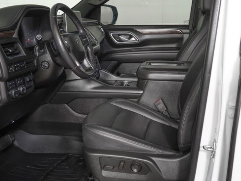 Used 2021 Chevrolet Tahoe Z71 w/ Z71 Off-Road Package AWD/4WD image 14