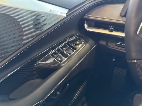 Used 2024 Chevrolet Corvette Z06 RWD image 19