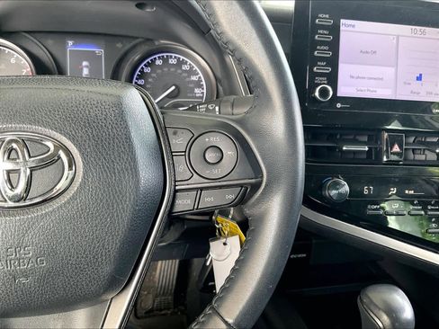 Used 2021 Toyota Camry SE image 19