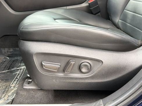 Used 2023 Toyota Highlander XLE FWD image 18
