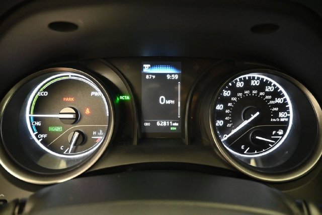 Used 2024 Toyota Camry SE w/ Convenience Package FWD image 12