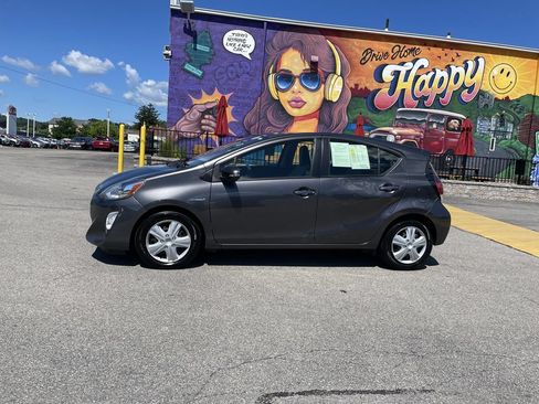 Used 2015 Toyota Prius C One FWD image 2