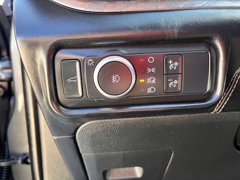 Used 2020 Ford Explorer Platinum w/ Premium Technology Package AWD/4WD image 33