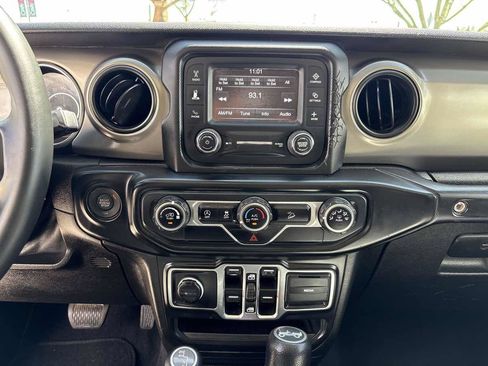 Used 2018 Jeep Wrangler Unlimited Sport S AWD/4WD image 20