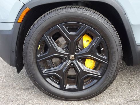 Used 2023 Rivian R1S Adventure AWD/4WD image 26