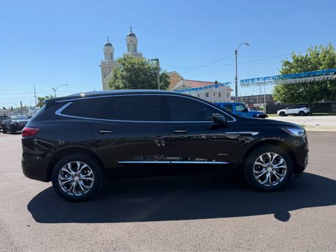Used 2021 Buick Enclave Avenir w/ Avenir Technology Package AWD/4WD image 5