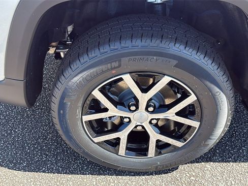 New 2025 Jeep Grand Cherokee Limited image 10