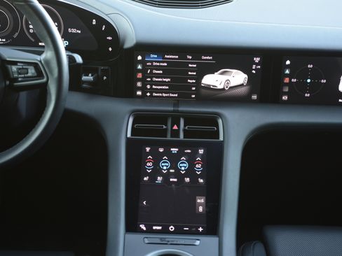 Certified 2020 Porsche Taycan 4S AWD/4WD image 20