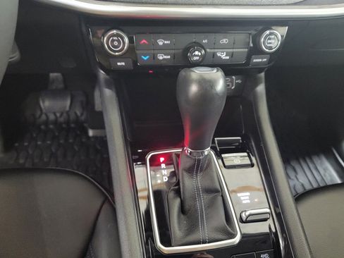 Used 2022 Jeep Compass Latitude image 18