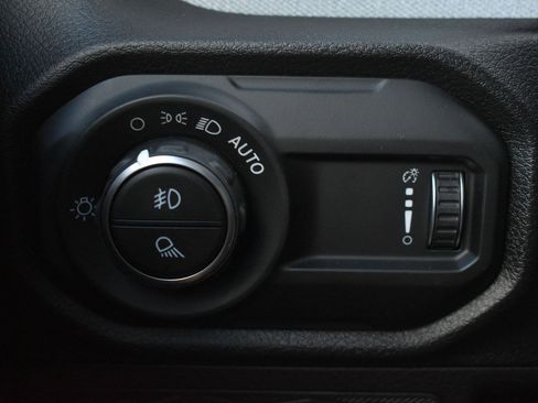 New 2025 Jeep Gladiator Sport image 17