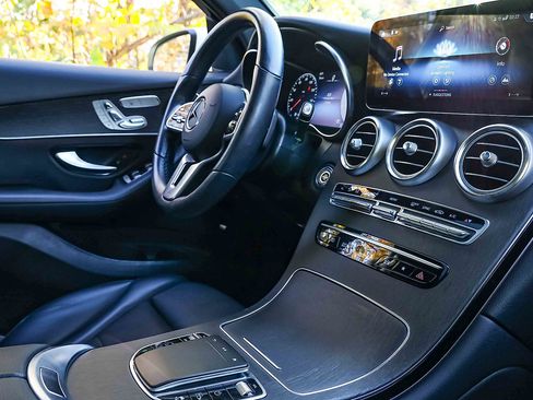 Used 2022 Mercedes-Benz GLC 300 4MATIC image 26