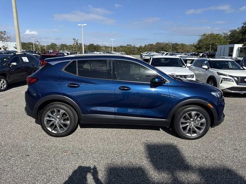 Used 2022 Buick Encore GX Essence w/ Advanced Technology Package image 2