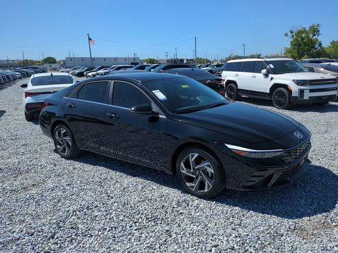 New 2026 Hyundai Elantra Limited image 2