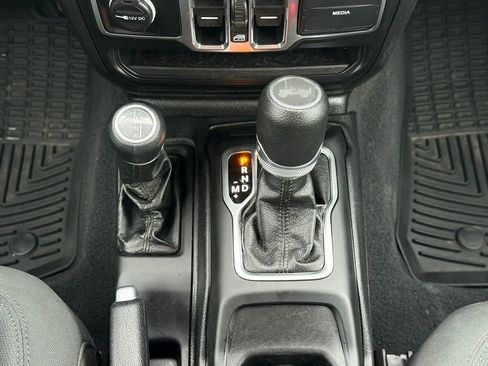 Used 2020 Jeep Wrangler Unlimited Sport S image 28