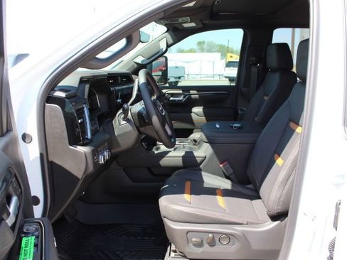 New 2026 GMC Sierra 2500 AT4 w/ AT4 Premium Plus Package AWD/4WD image 9