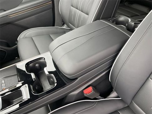 New 2025 Buick Enclave Avenir w/ Super Cruise Package image 21