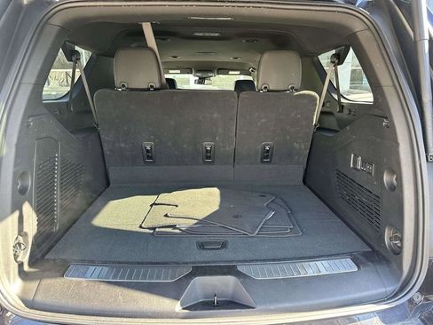 Used 2025 Chevrolet Suburban Premier image 11