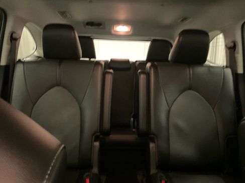 Used 2023 Toyota Highlander Limited image 31