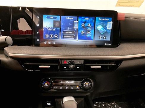 New 2026 Nissan Kicks SV image 23