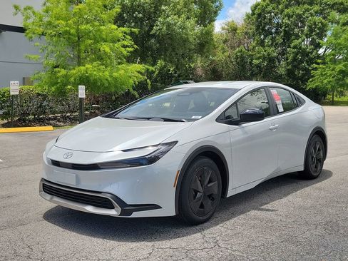 New 2026 Toyota Prius Plug-In Hybrid FWD image 31