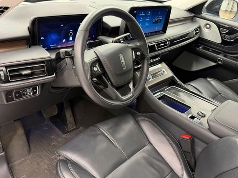 Used 2025 Lincoln Aviator Reserve w/ Equipment Group 201A AWD/4WD image 3