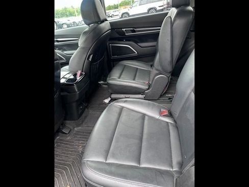 Used 2025 Kia Telluride S FWD image 14